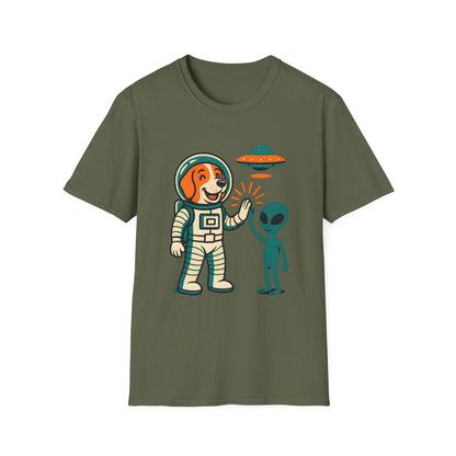 Alien High Five Dog T-Shirt – Funny Space Dog Tee for Animal Lovers, Casual Wear