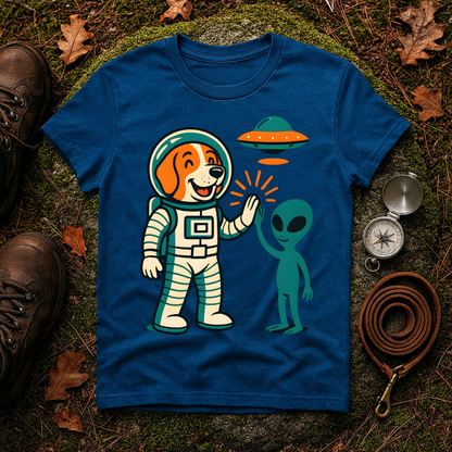 Alien High Five Dog T-Shirt – Funny Space Dog Tee for Animal Lovers, Casual Wear