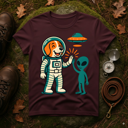 Alien High Five Dog T-Shirt – Funny Space Dog Tee for Animal Lovers, Casual Wear